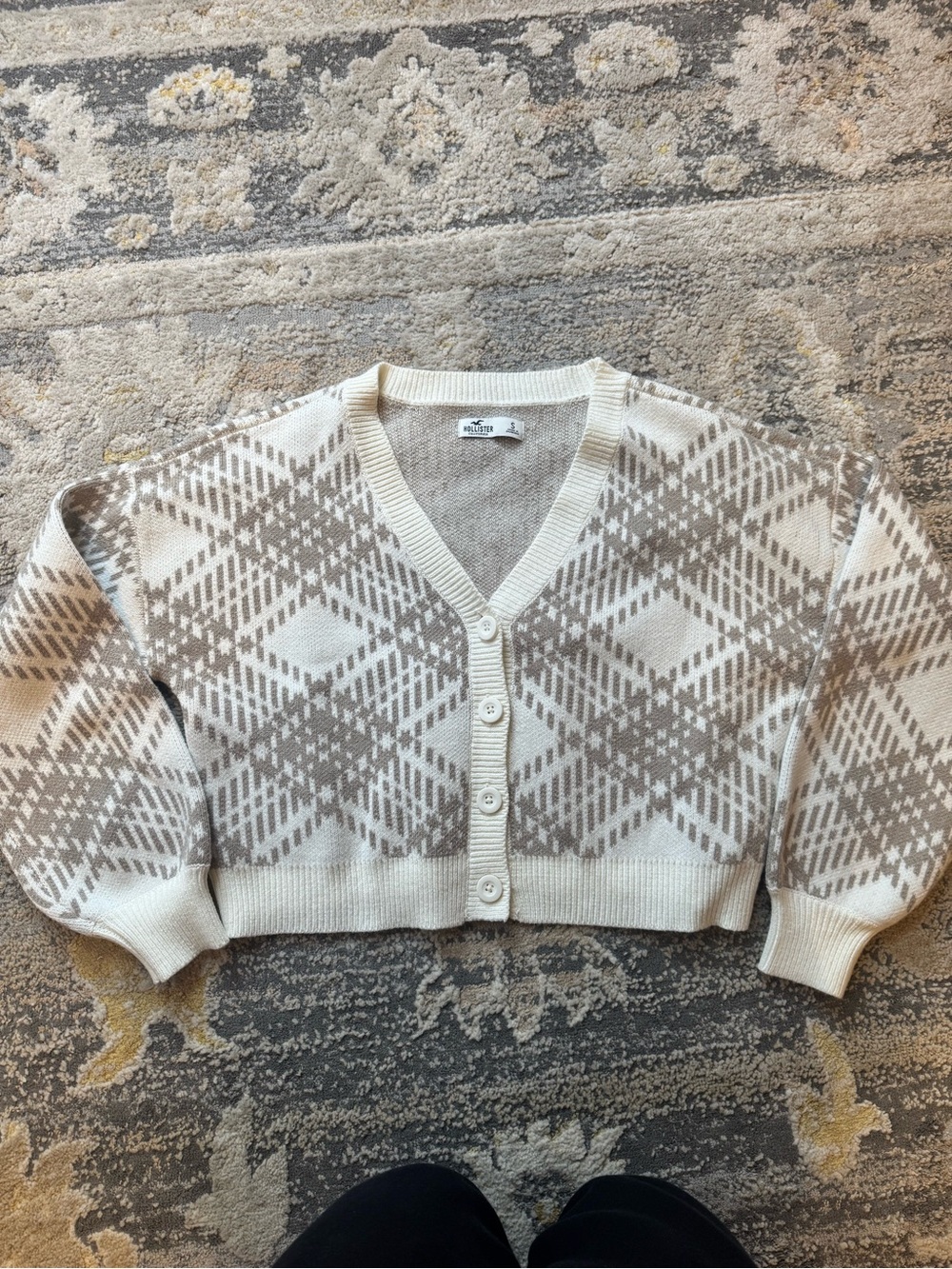 Hollister Cream & Taupe Argyle V-Neck Button Cardigan